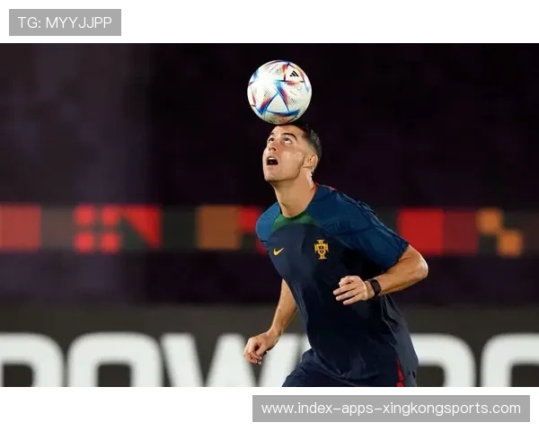 拜仁评估C罗式暴击前点:完美瞬间的战术揭秘 拜仁评估C罗式暴击前点:完美瞬间的战术揭秘