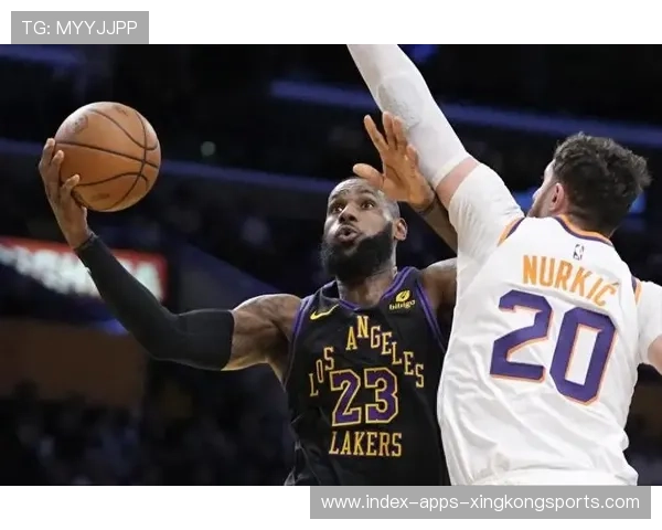 詹姆斯转换突破成功,湖人逐渐确立胜势 詹姆斯转换突破成功,湖人逐渐确立胜势