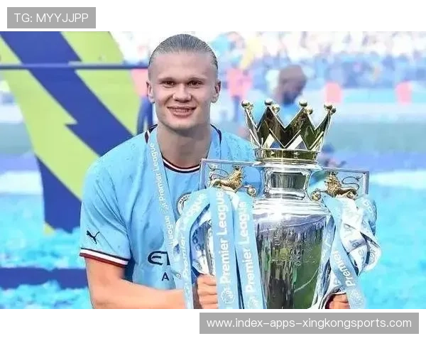 曼城哈兰德单刀推射完成帽子戏法