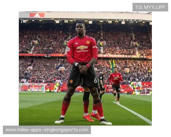 曼联边路配合精准，博格巴一脚挑传造点球